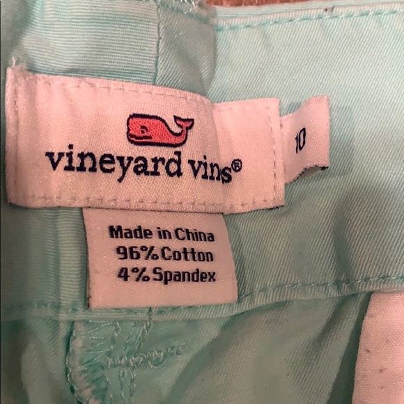 Vineyard Vine Shorts - Picture 2 of 3